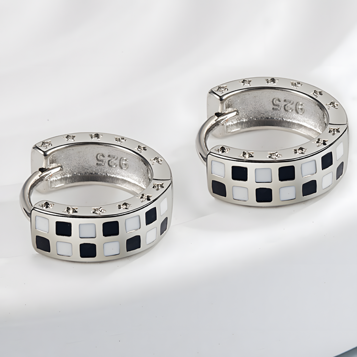 925 Silver-Plated Alloy Hoop Earrings for Women Black and White Enamel Star 1018