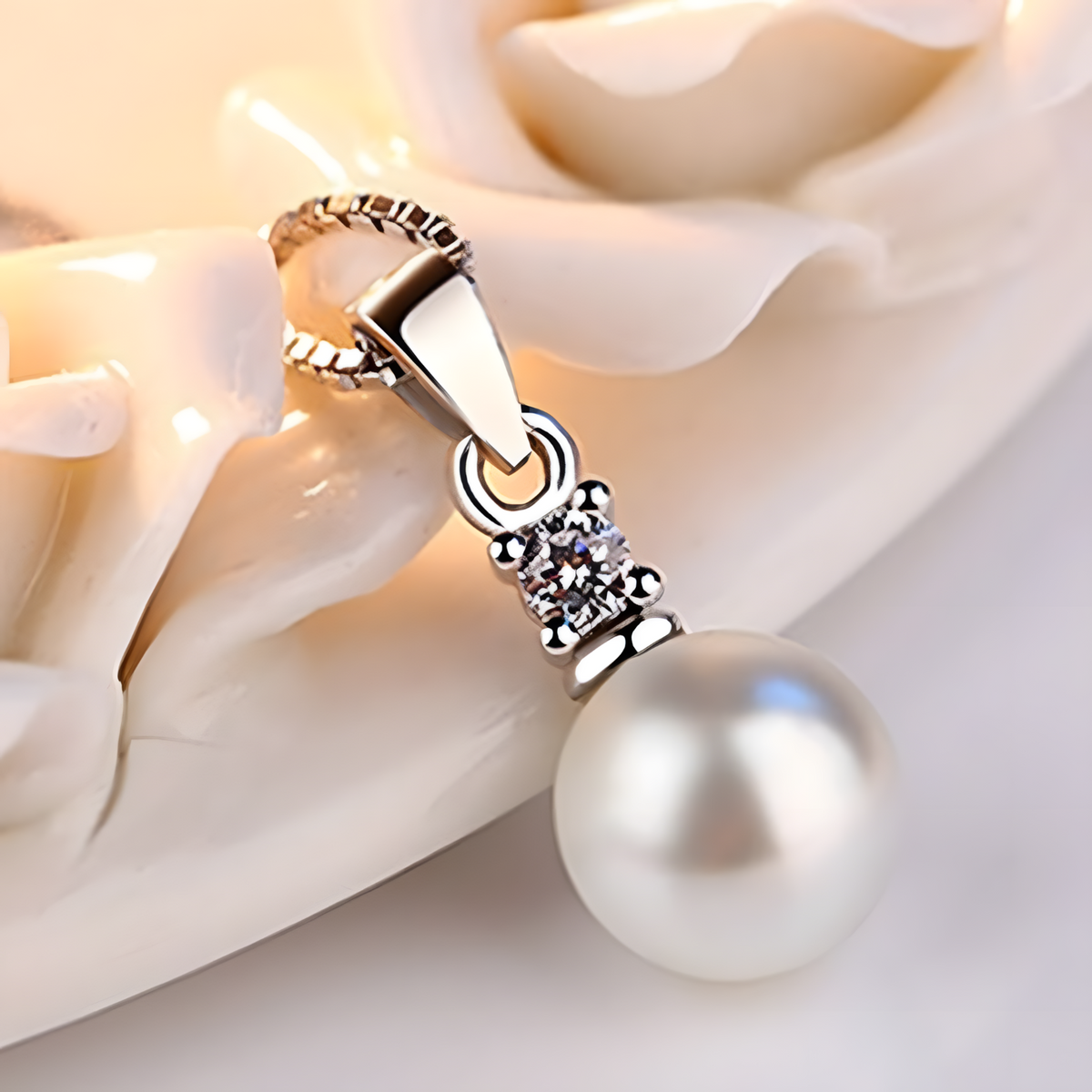 Unified Jewellery 925 Silver-Plated Round Pearl Pendant Necklace for Women 898