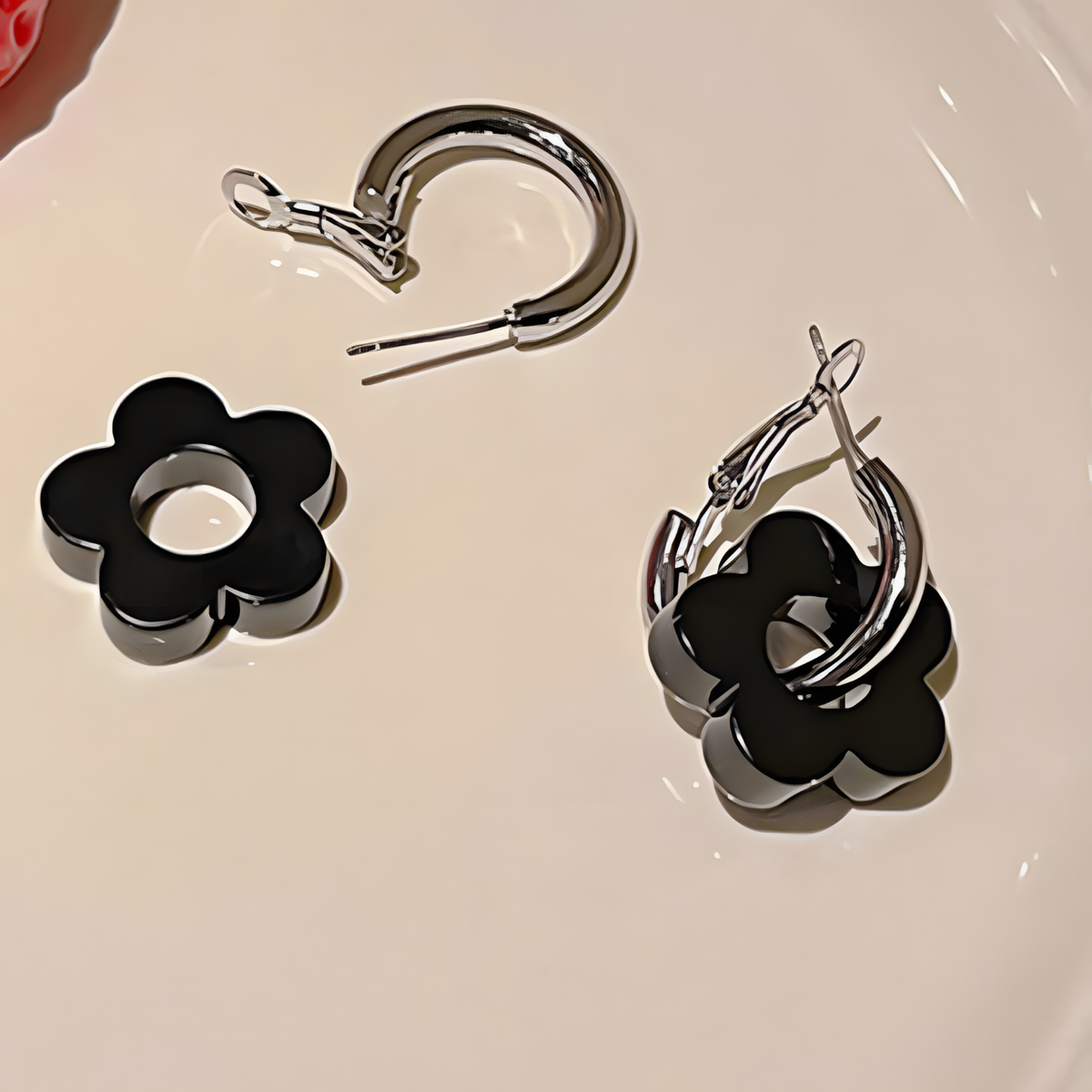 Zinc Alloy & Acrylic Flower Hoop Earrings Women – Trendy Black Retro Floral 990