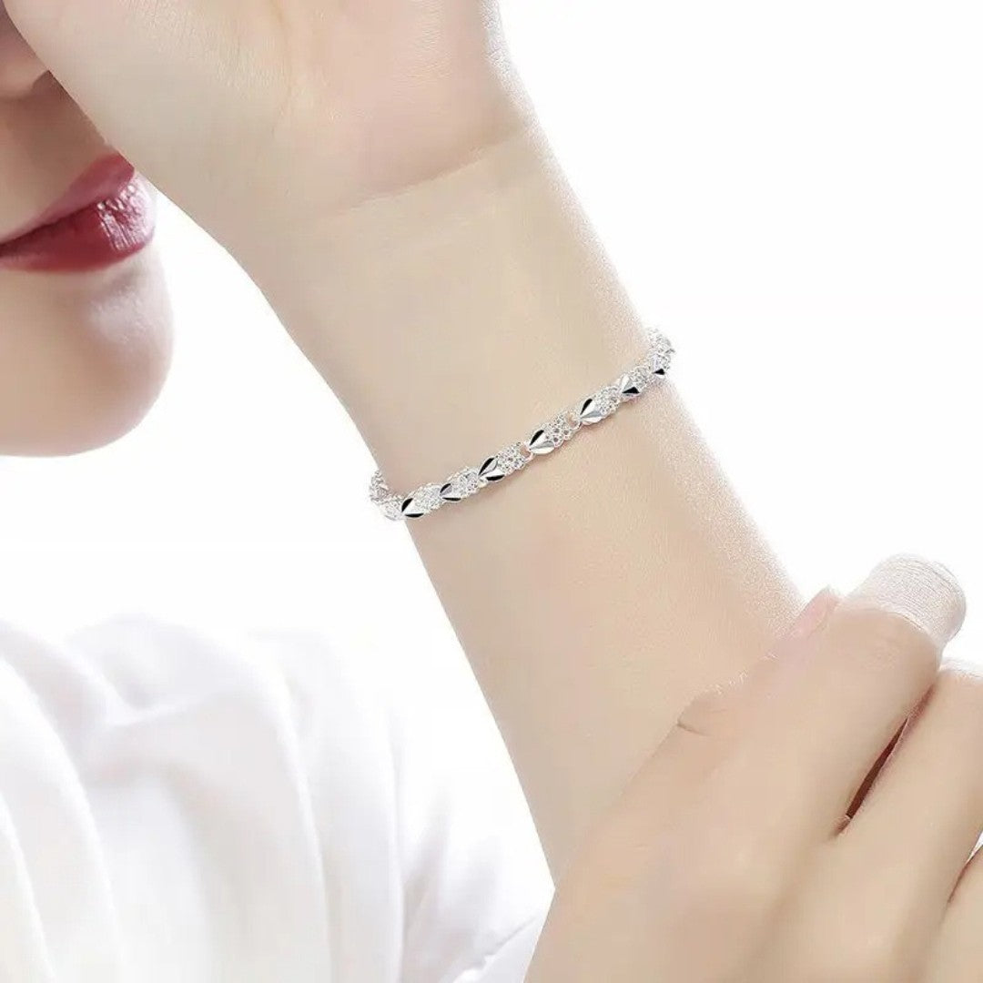 925 Sterling Silver Floral Link Bracelet for Women with Heart Charm, Elegant 414