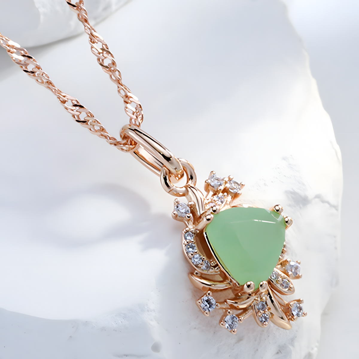 Rose Gold-Plated Alloy Green Zircon Floral Pendant Necklace Women Crystal 1282