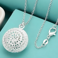 Unified Jewellery Premium Round Filigree Medallion Pendant Necklace Women 1831