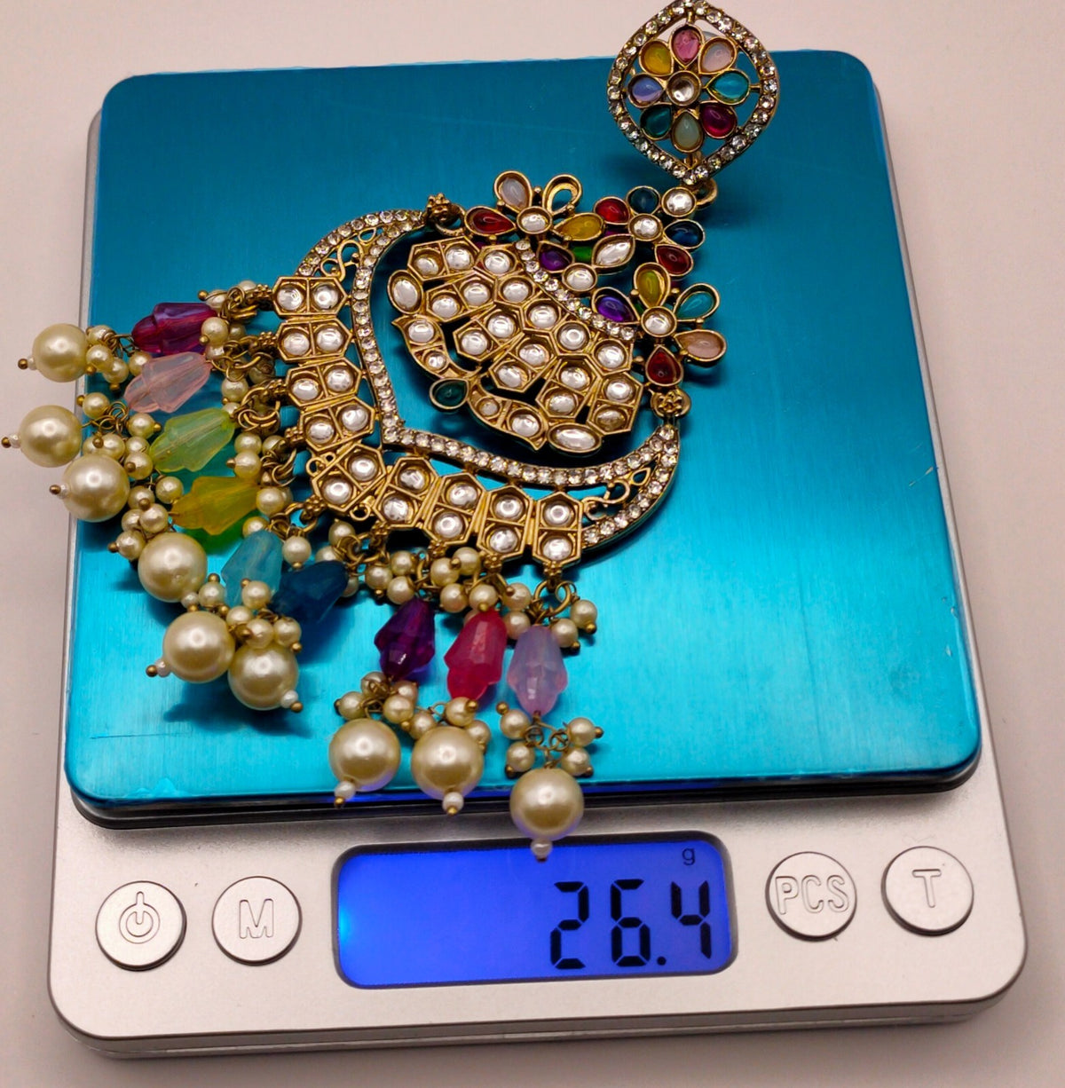 Elegant Bollywood Inspired Gold Kundan Earrings - Traditional Indian Jewelry 173