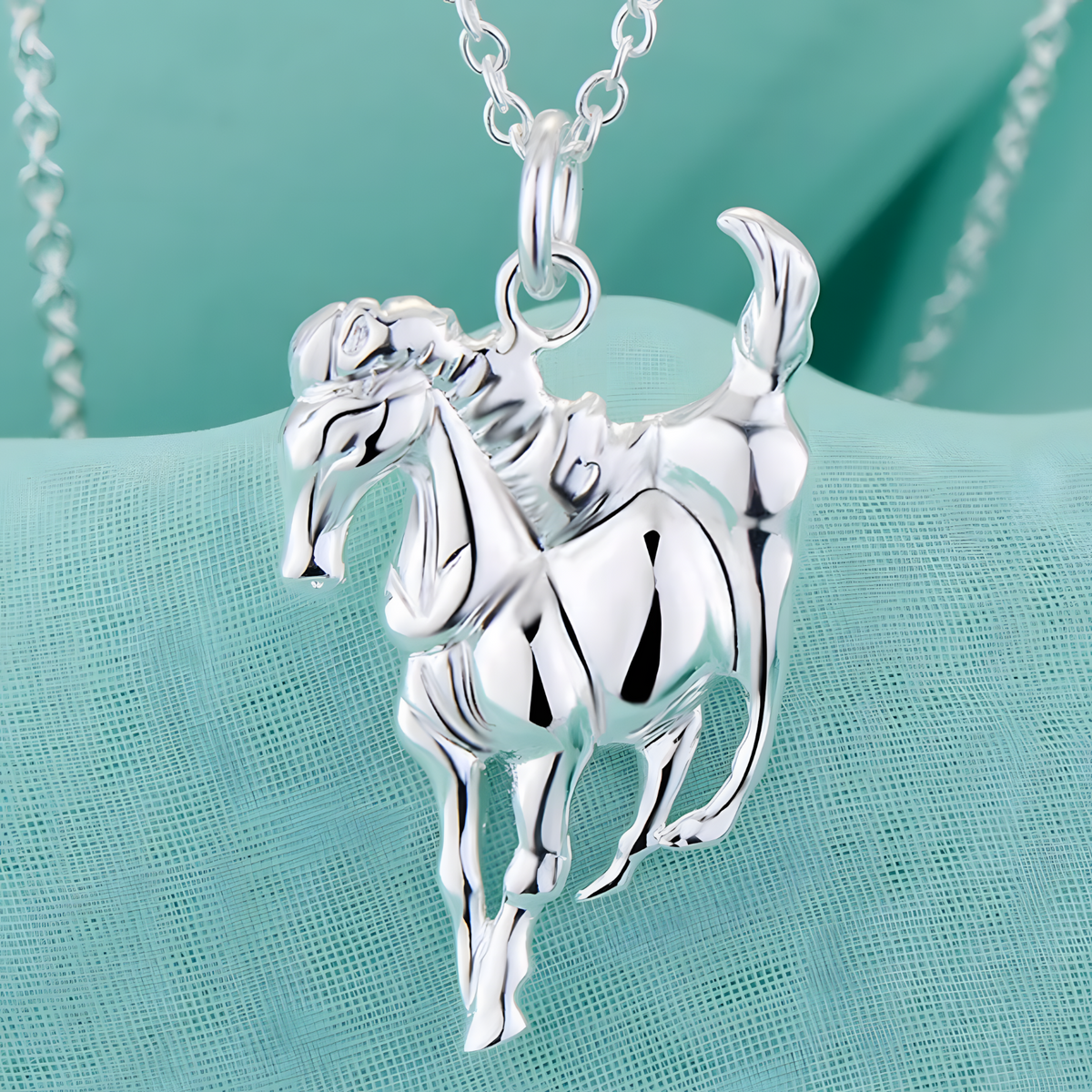 Elegant Horse Pendant Necklace, Premium Animal Charm Necklace link chain 1428