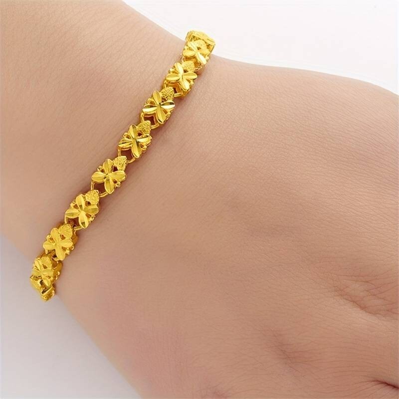 Gold Plated Four-Leaf Clover Bracelet, Vintage and Luxurious Style for Women 123