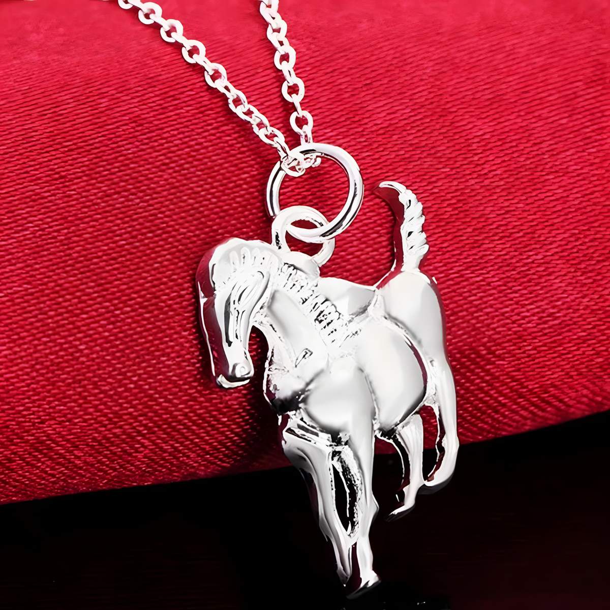 Elegant Horse Pendant Necklace, Premium Animal Charm Necklace link chain 1428