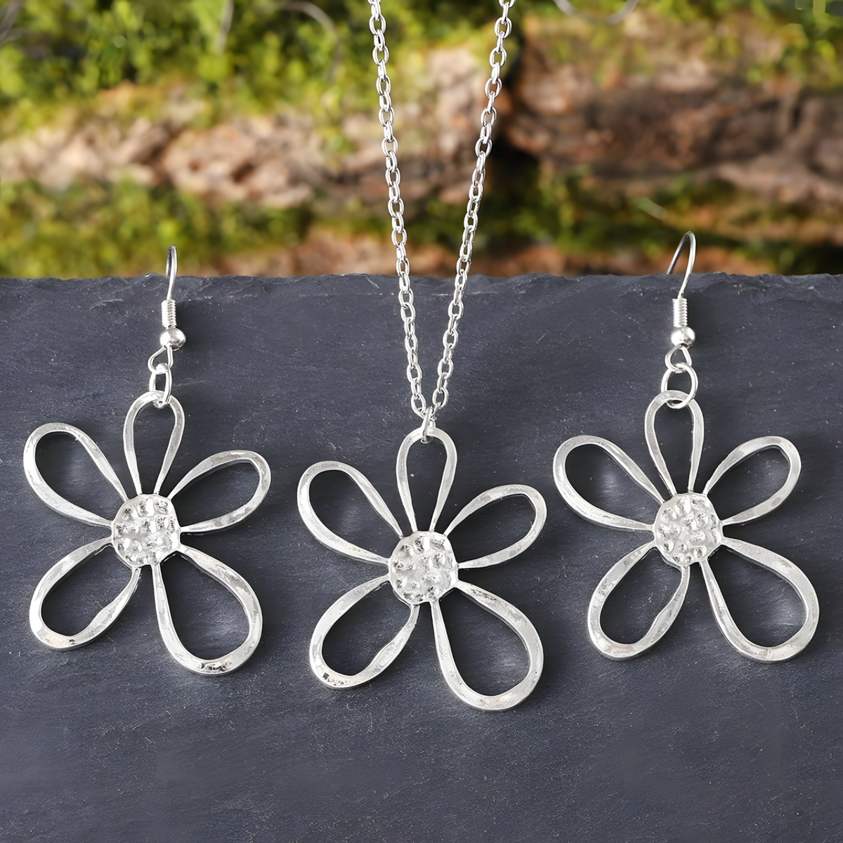 Silver Plated Alloy Daisy Flower Necklace Earrings Set Open Petal Flora1 1702