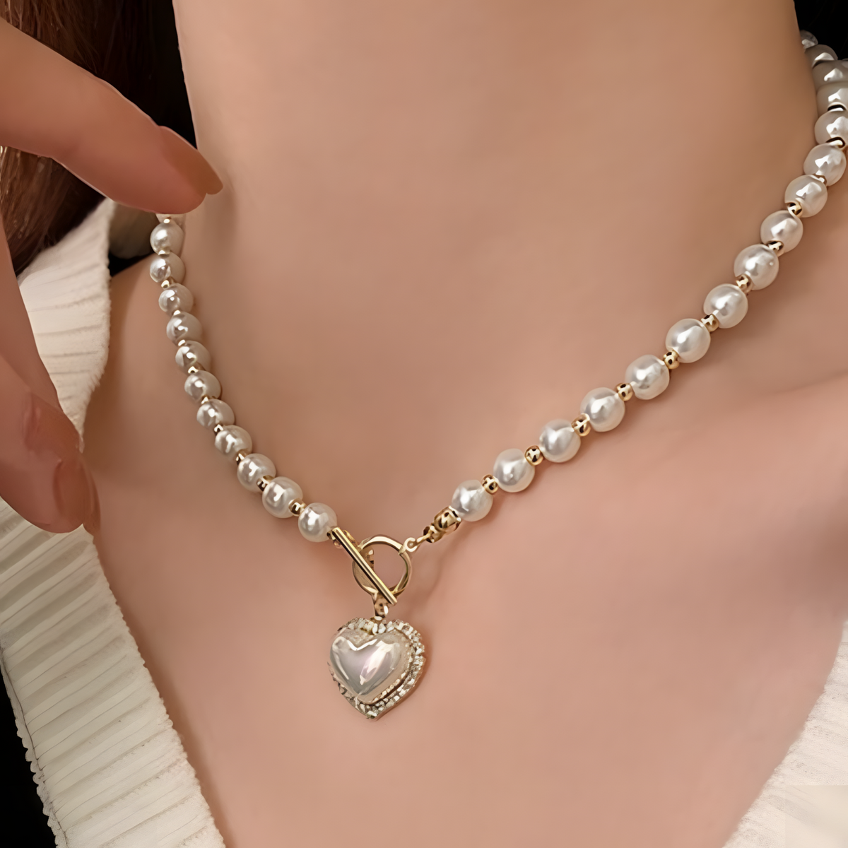 Pearl Heart Pendant Necklace Gold Tone Toggle Clasp Beaded Chain Statement -1397