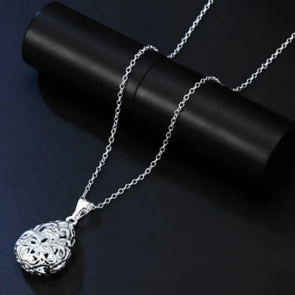 Silver Tone Filigree Teardrop Pendant Necklace Women's Fashion Jewelry Gift 410