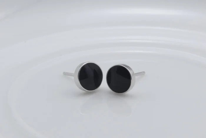 Black Round Stud Earrings for Men & Women – Classic Style 6 mm Circle Studs 1006