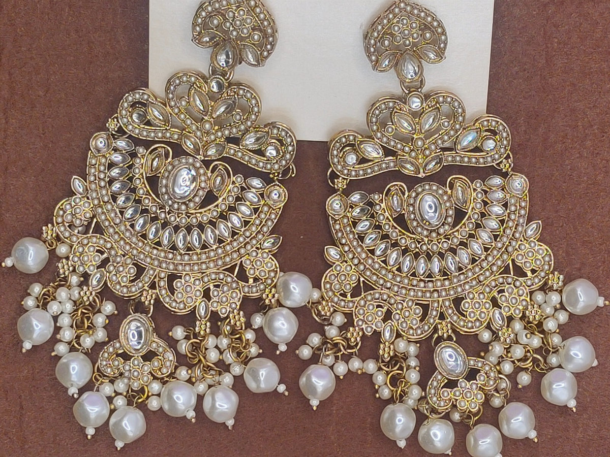 Elegant Bollywood Inspired Gold Kundan Earrings - Traditional Indian Jewelry 192