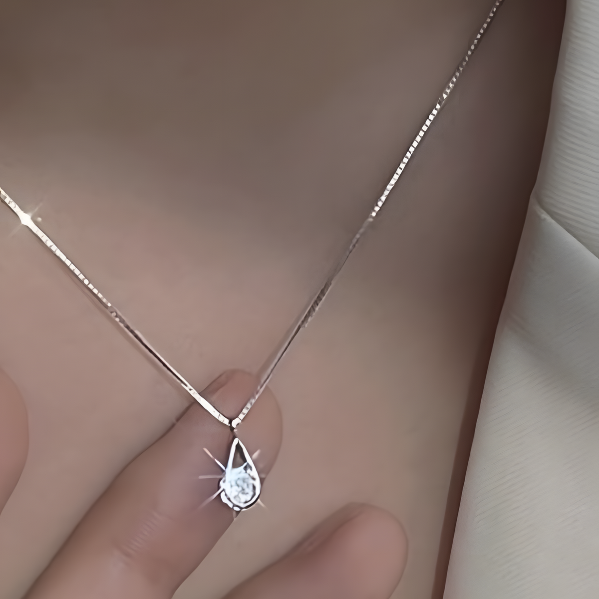 Silver-Tone Water Drop Zircon Necklace for Women – Elegant Crystal Pendant 823