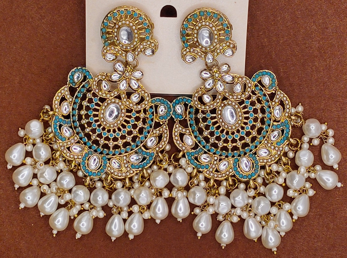 Elegant Bollywood Inspired Gold Kundan Earrings - Traditional Indian Jewelry 221