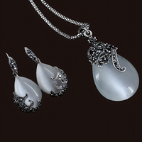 Vintage Teardrop Pendant Necklace & Drop Earrings Set eardrop Cat’s Eye 1470