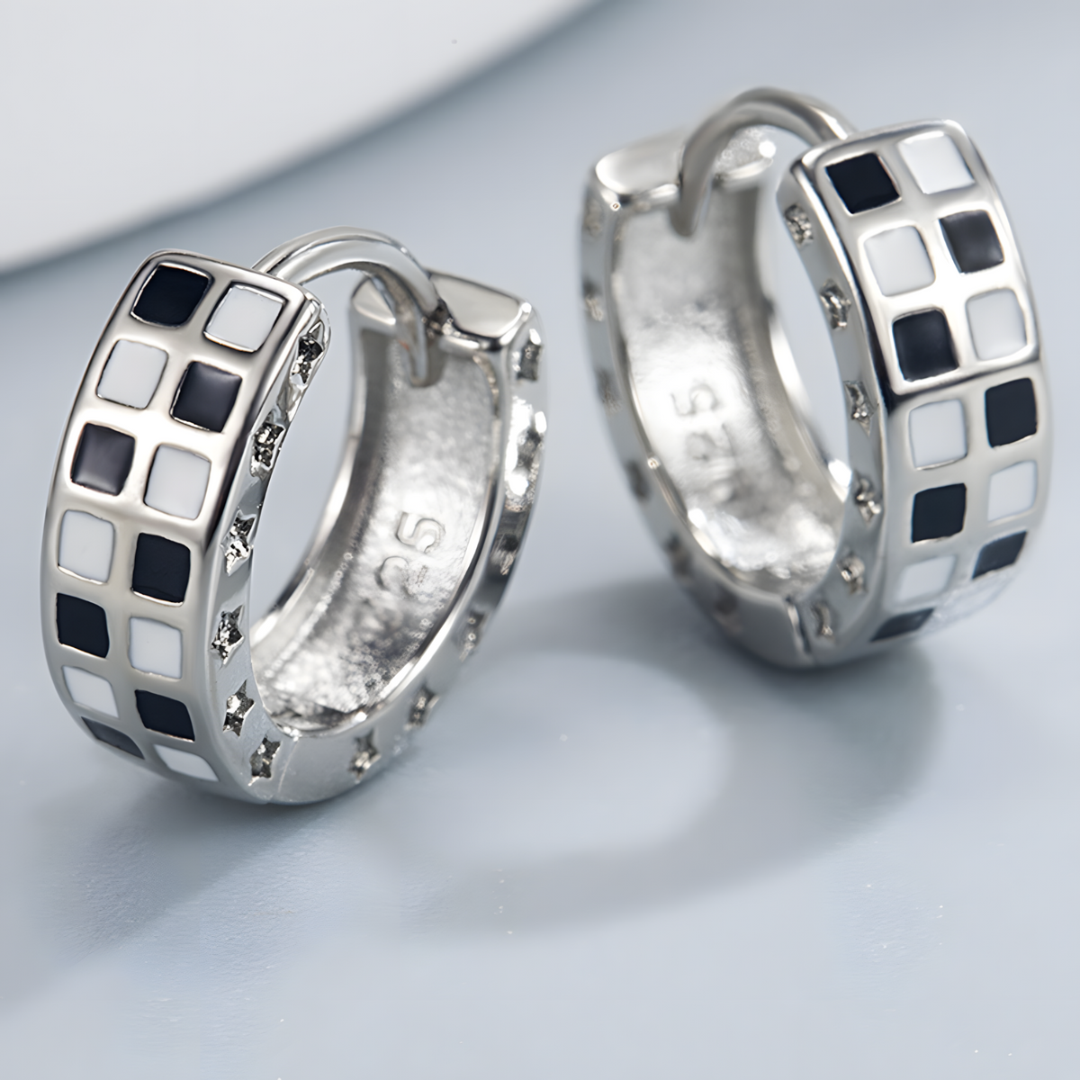 925 Silver-Plated Alloy Hoop Earrings for Women Black and White Enamel Star 1018
