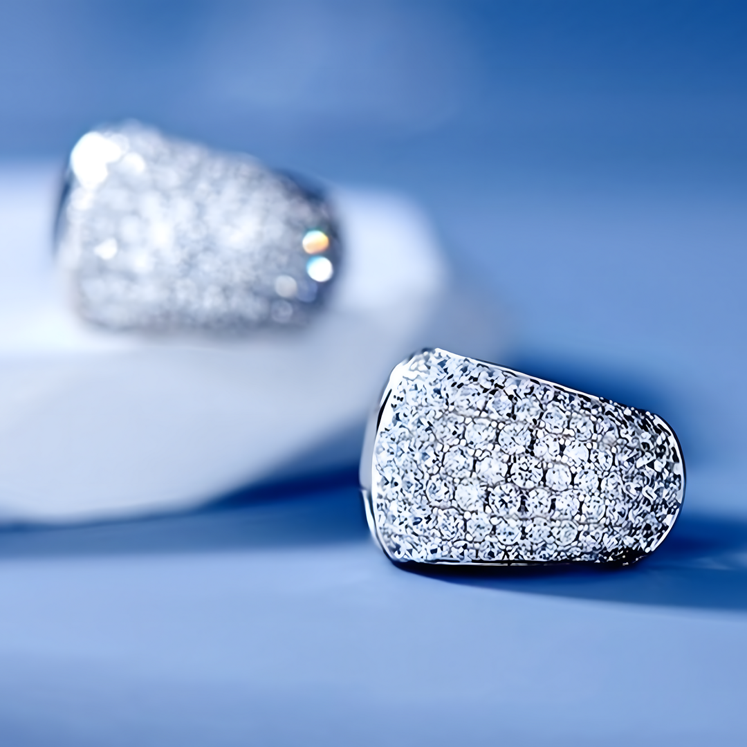 Unified Jewellery Exquisite Zircon Pavé Small Hoop-Shaped Huggie Earrings 649