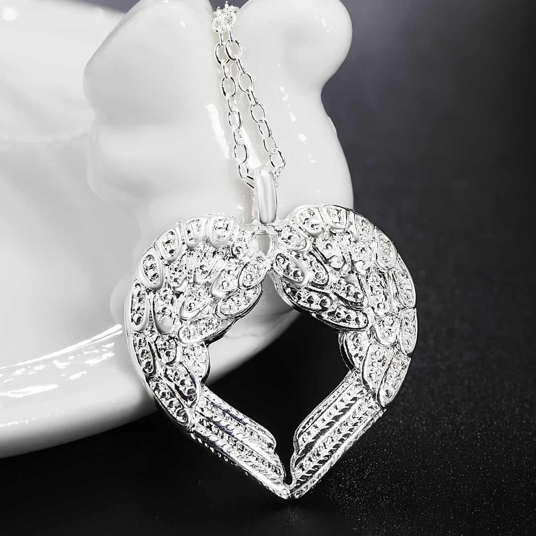 Angel Wing Heart Pendant Necklace, Silver Colour Link Chain, Love Charm 1796