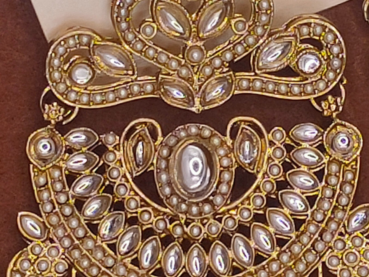 Elegant Bollywood Inspired Gold Kundan Earrings - Traditional Indian Jewelry 192