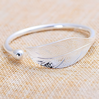 Adjustable Peacock Feather Cuff Bracelet Silver Tone Rhodium-Plated 13g 1842