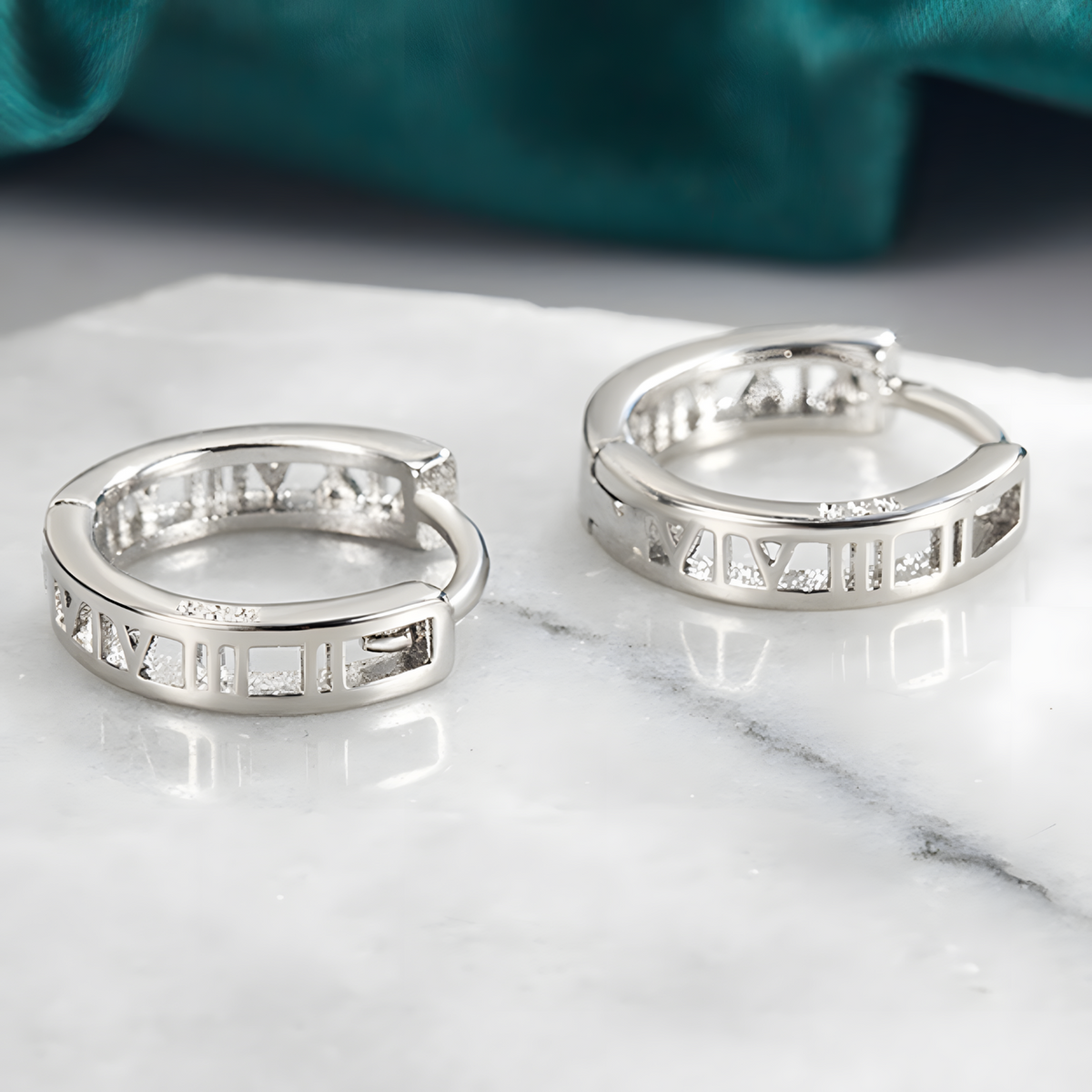 925 Silver-Plated Alloy Geometric Hoop Earrings – Trendy Round Huggie Style 936