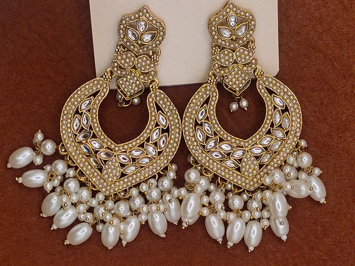 Elegant Bollywood Inspired Gold Kundan Earrings - Traditional Indian Jewelry 195