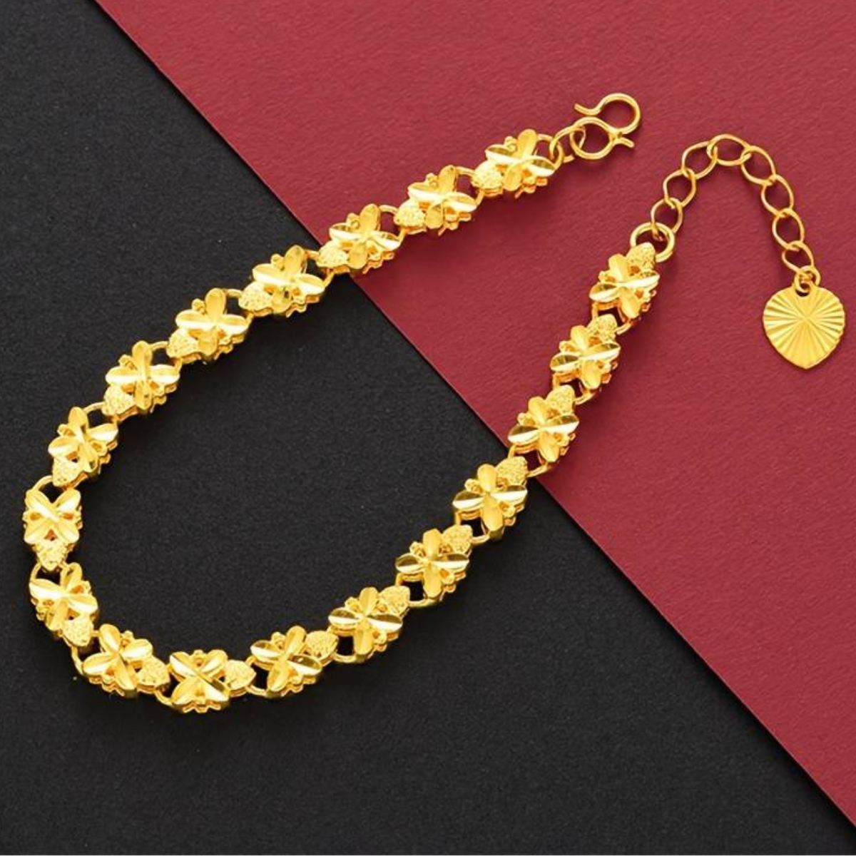 Gold Plated Four-Leaf Clover Bracelet, Vintage and Luxurious Style for Women 123