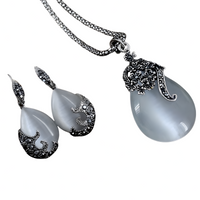 Vintage Teardrop Pendant Necklace & Drop Earrings Set eardrop Cat’s Eye 1470