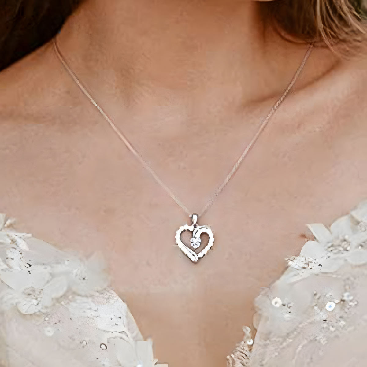 Luxury Paved Heart Necklace - Dazzling Cubic Zirconia Silver Tone for Women B72