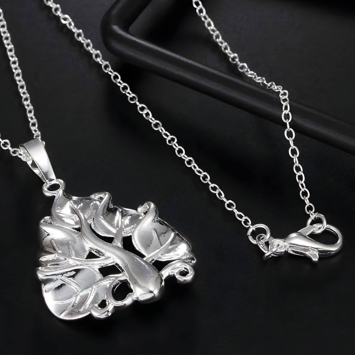 Luxury Style Tree of Life Pendant Necklace for Women, 18 Inch Link Chain 1872
