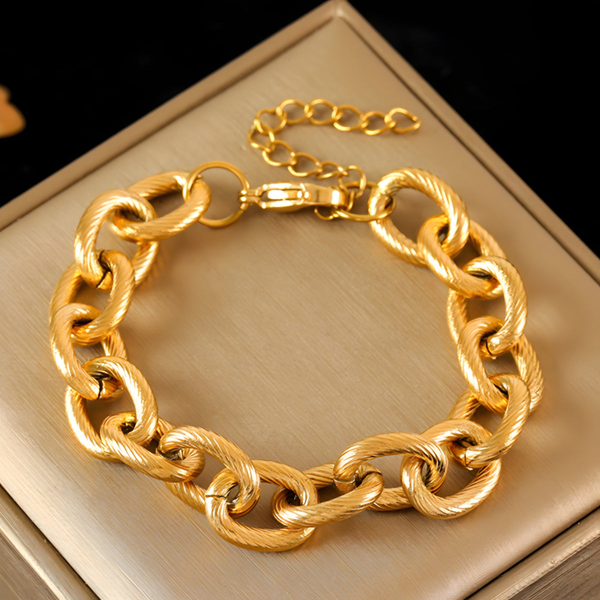 Gold Colour Chunky Link Bracelet Women, Luxury Textured Oval Chain Bracelet B330