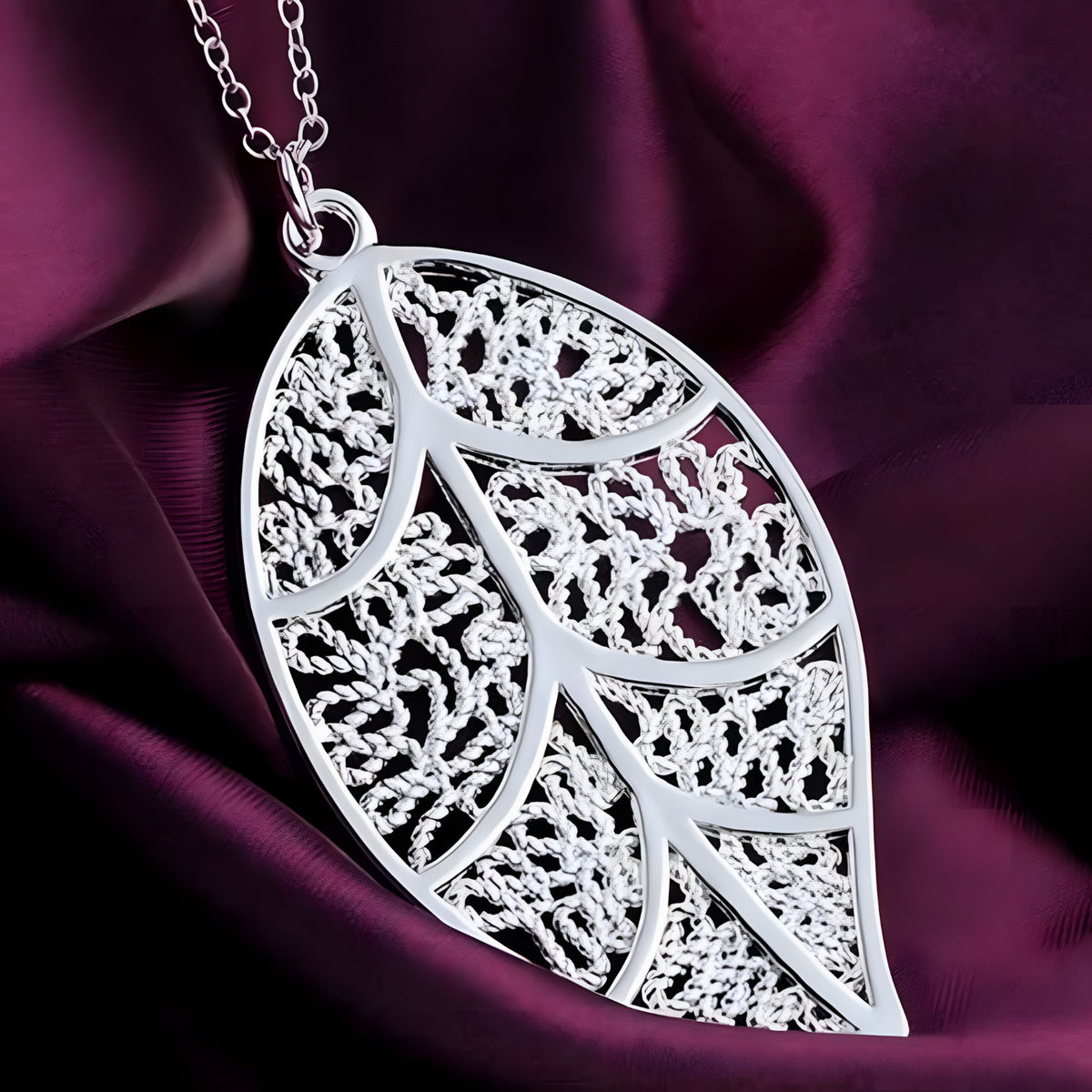 Unified Jewellery Premium Filigree Leaf Pendant Necklace 45cm 1852