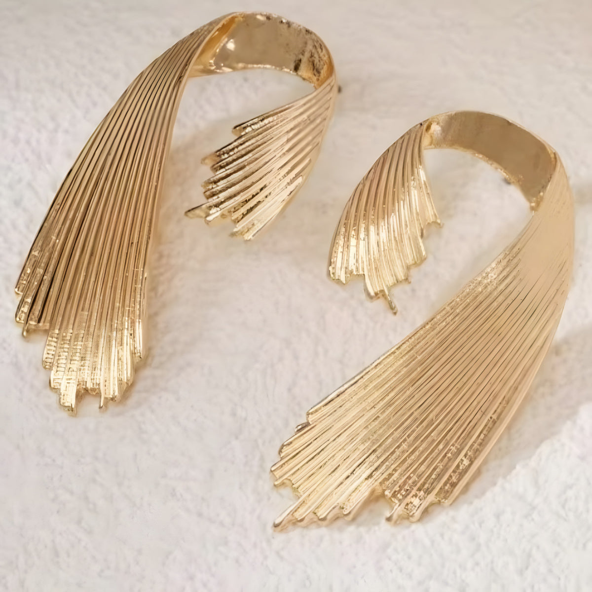 Elegant Gold-Plated Dangle Earrings for Women, Unique Irregular Stripe 553
