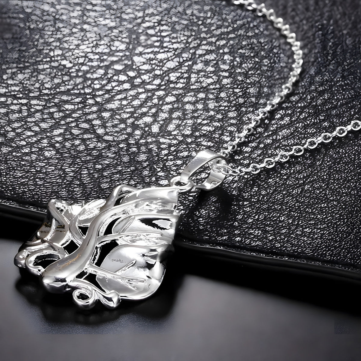 Luxury Style Tree of Life Pendant Necklace for Women, 18 Inch Link Chain 1872