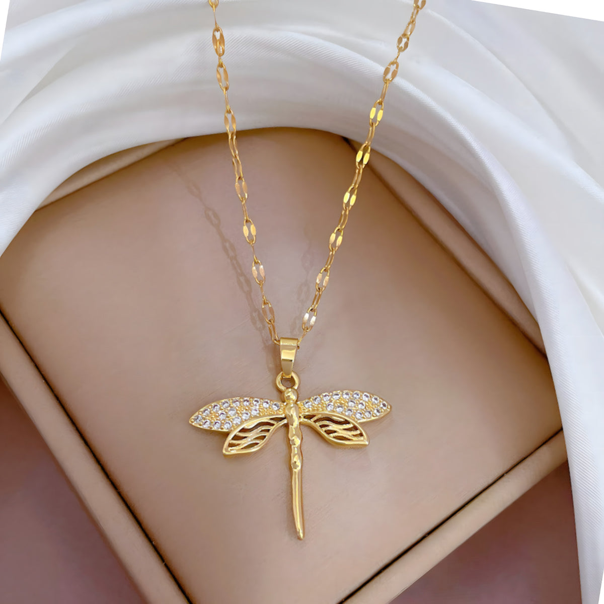 Gold Dragonfly Necklace for Women – Sparkling Crystal Insect Pendant on Zinc 755