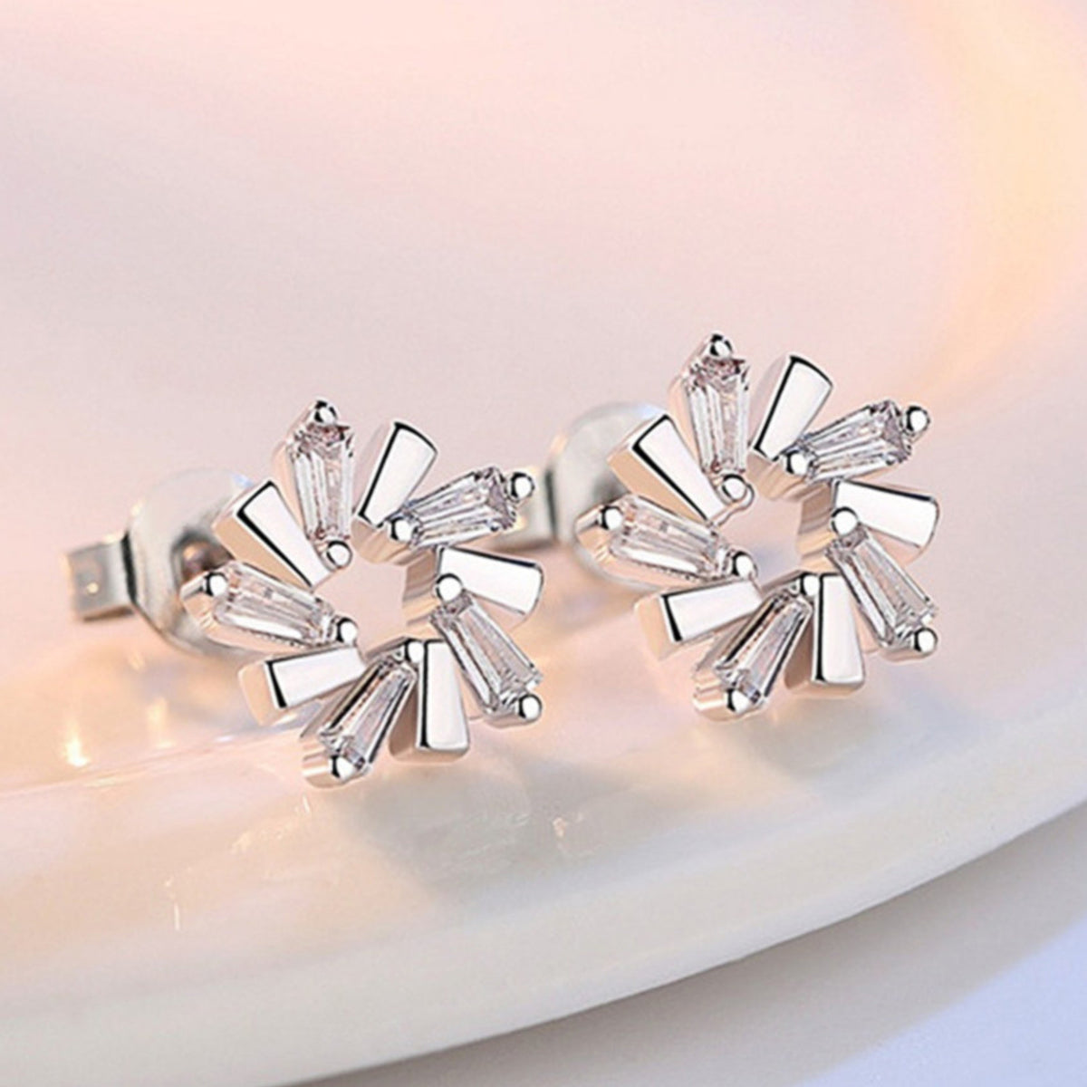 Sparkling Cubic Zirconia Circle Stud Earring for Women 13mm Geometric Round B196